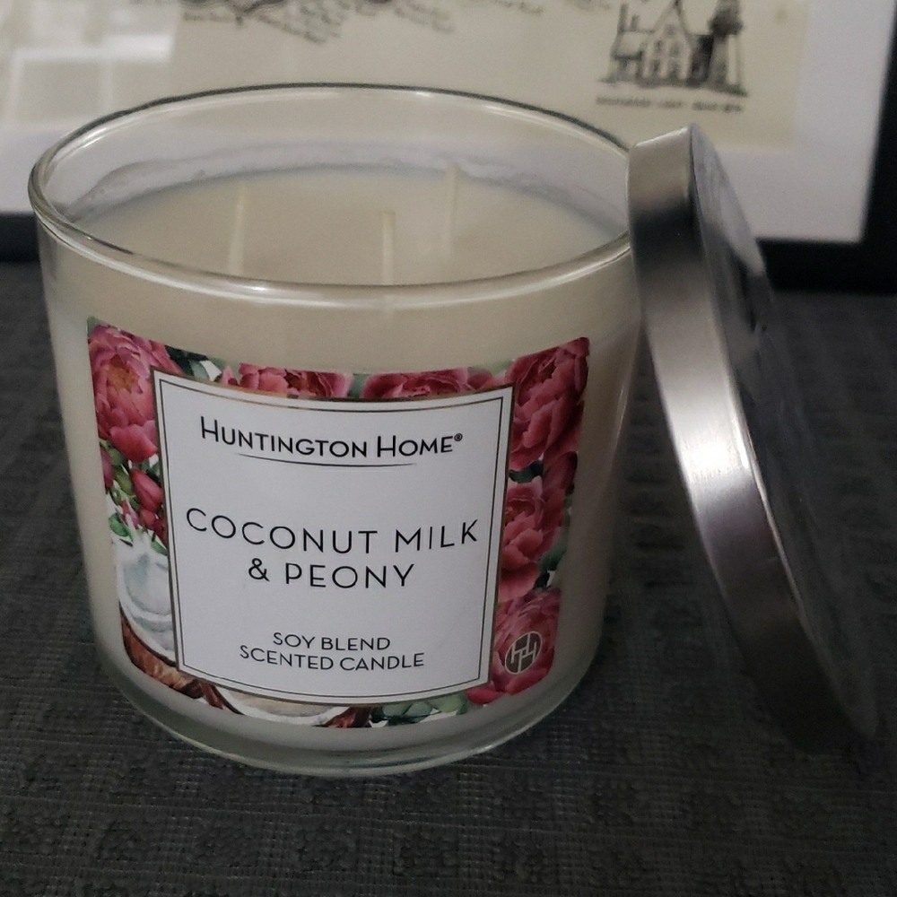 Huntington Home White and Pink Scented Candle